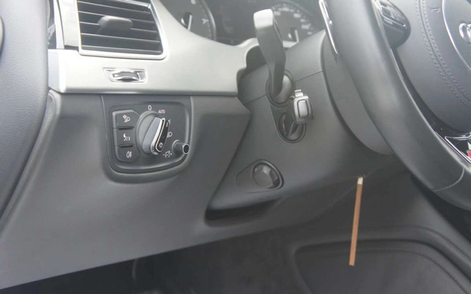 Audi S8 cena 149900 przebieg: 131000, rok produkcji 2012 z Hajnówka małe 596